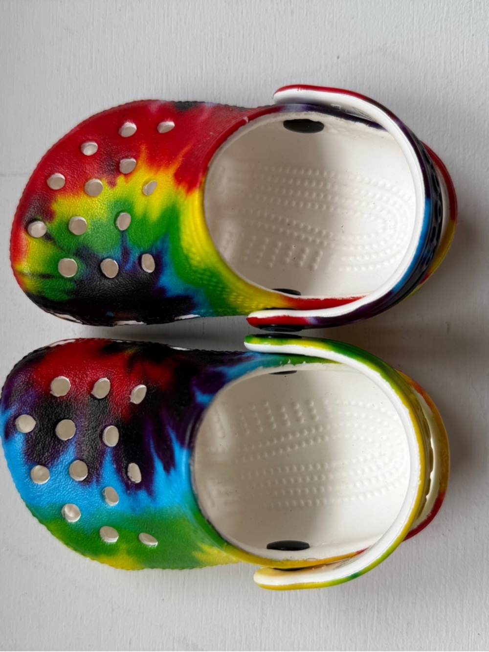 Infant CROCS Rainbow Tie-Dye Clog - Picture 5 of 6